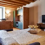Antico Borgo شقة فندقية 3*